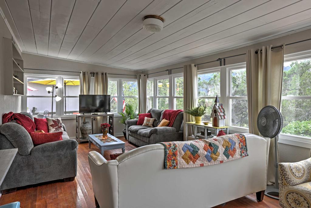 Hunt Home With Deck & 2 Kayaks On The Guadalupe River - thumb 2