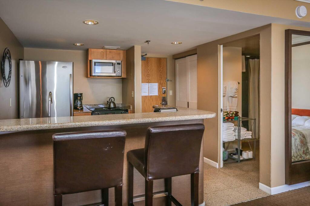 Ilikai 2002 - thumb 1