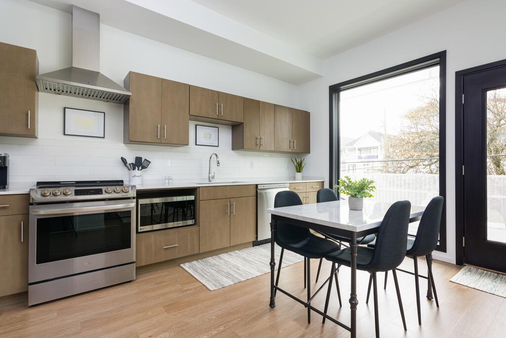 Illume - Luxe Gulch View Community - Sunny Balcony Condo - thumb 2