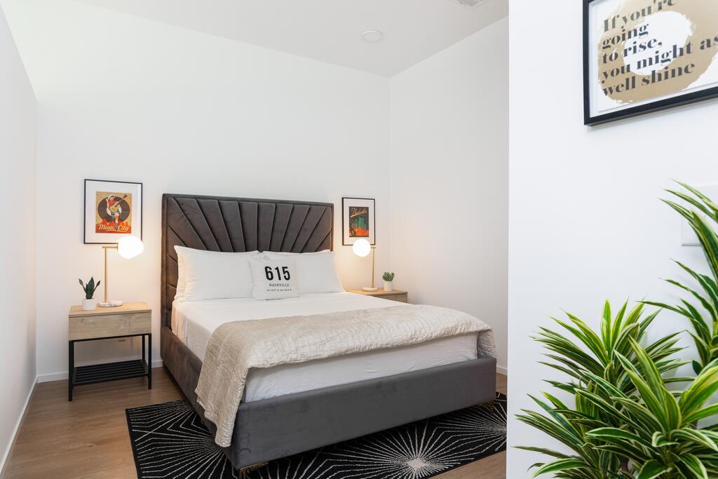 Illume - Luxe Gulch View Community - Sunny Balcony Condo - thumb 3