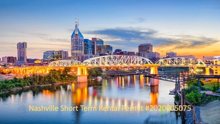 Illume - Plush Green Community - Pool-View Balcony Condo - thumb 3