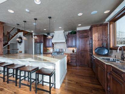 Incredible 7 Bedroom Mountain-Top Eden, Utah Vacation Home - thumb 3
