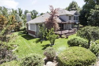 Incredible Sandy Home with Large Deck Mins to Skiing Tourism Bookings