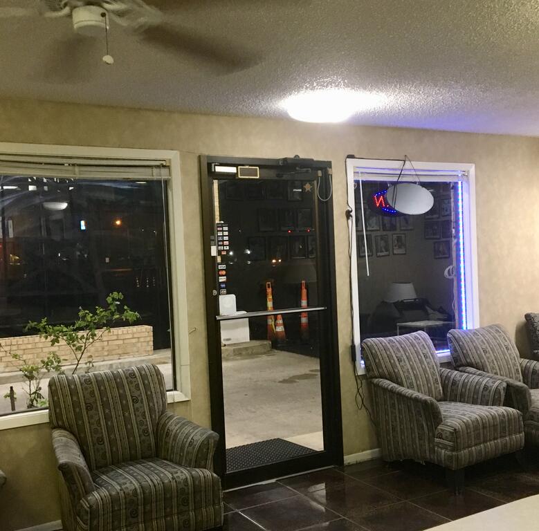 Inn At Mexia - thumb 3