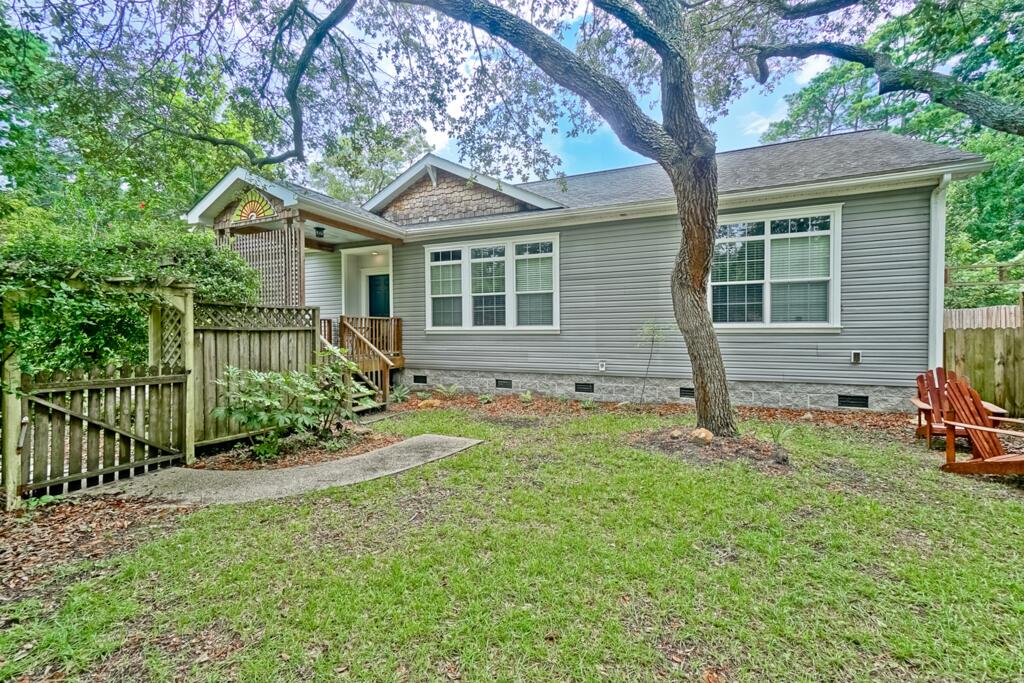 Island Arbors - thumb 1