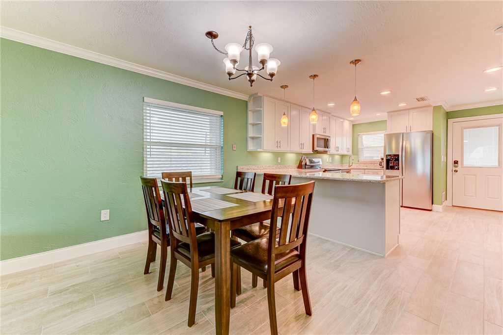 Island Retreat Upper B, Ocean Front, 2 Bedrooms, Sleeps 6 - thumb 1