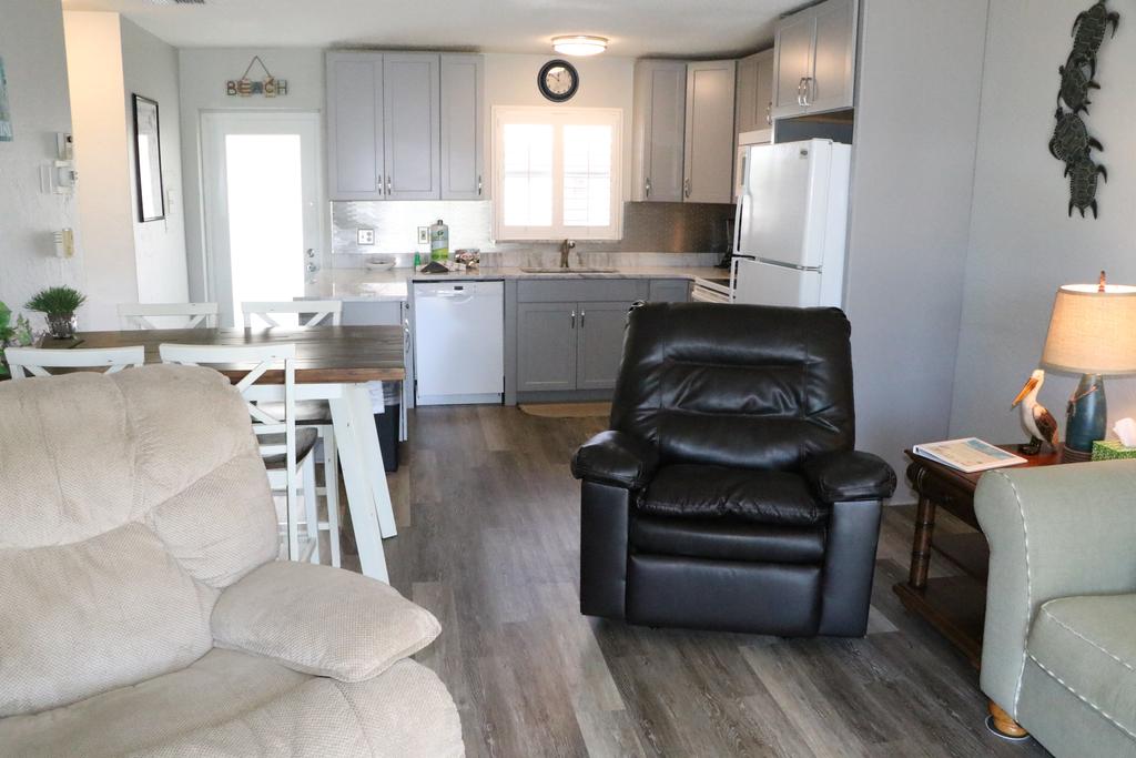 Jamaica Royale 042 Awesomely Updated! - thumb 2