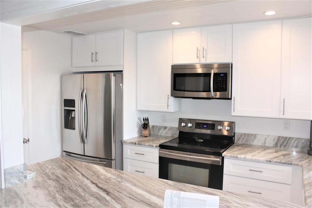 Jamaica Royale 205 Updated With A View! - thumb 1