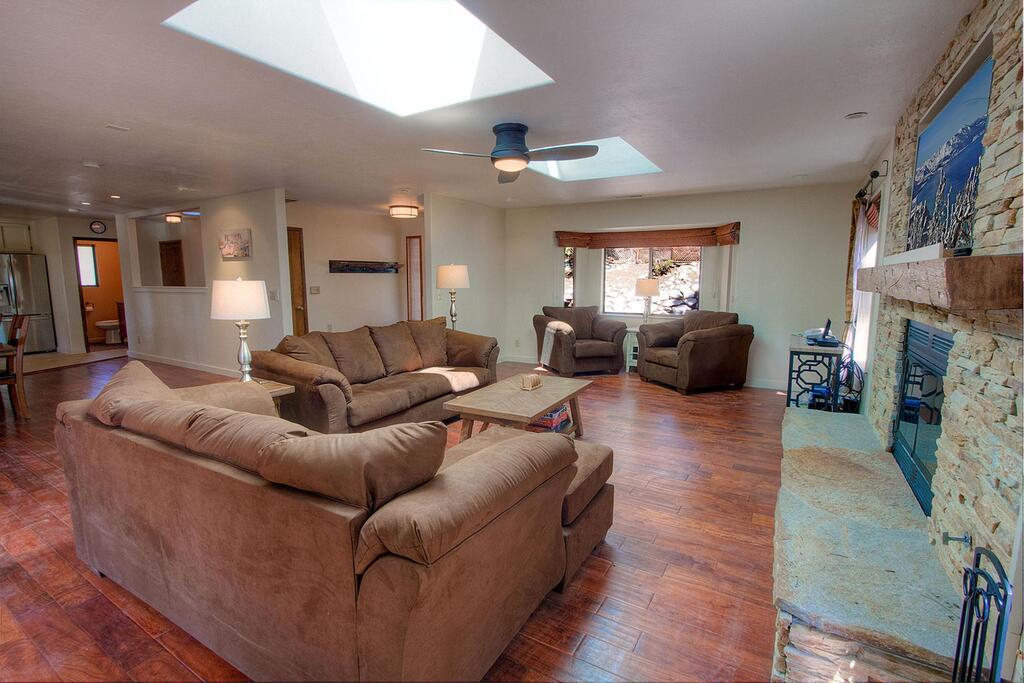 Juniper Hideaway By Lake Tahoe Accommodations - thumb 2