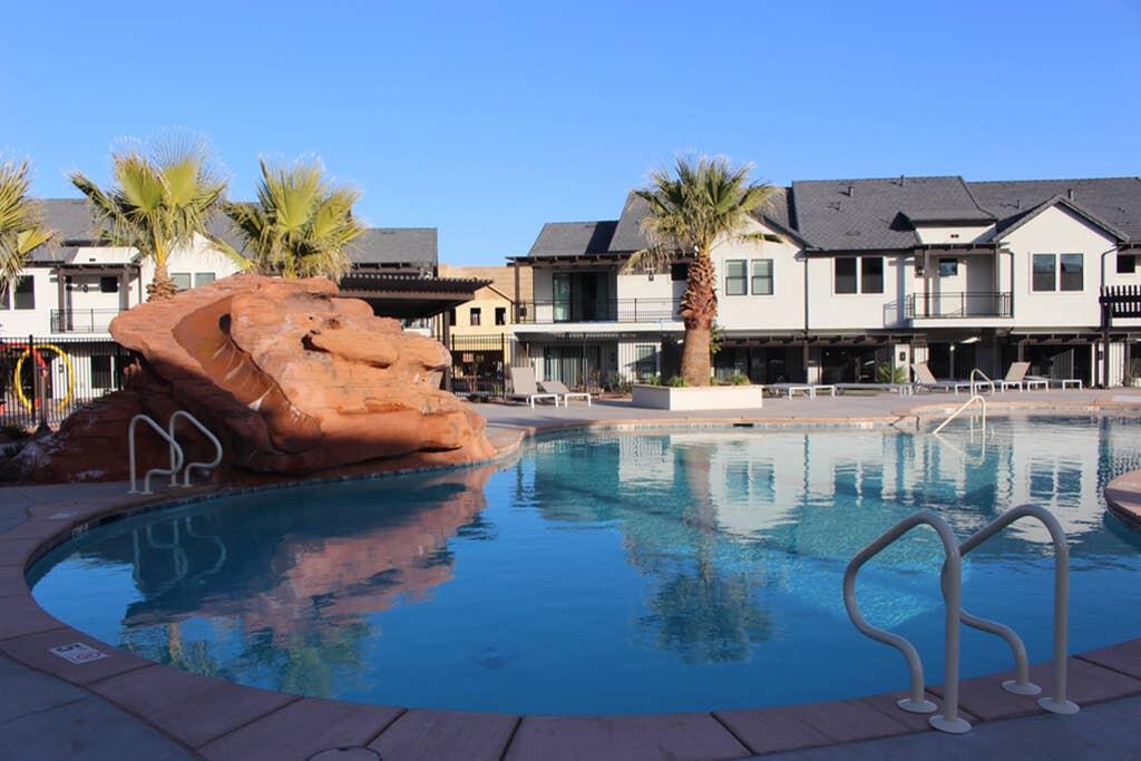 Kantada In The Sun - Poolside Retreat - thumb 0