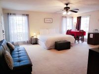 King Guest Suite - A TOGAR Vacation Rental Tourism Bookings