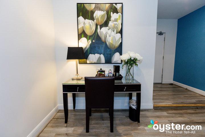 L.A. Sky Boutique Hotel - thumb 0