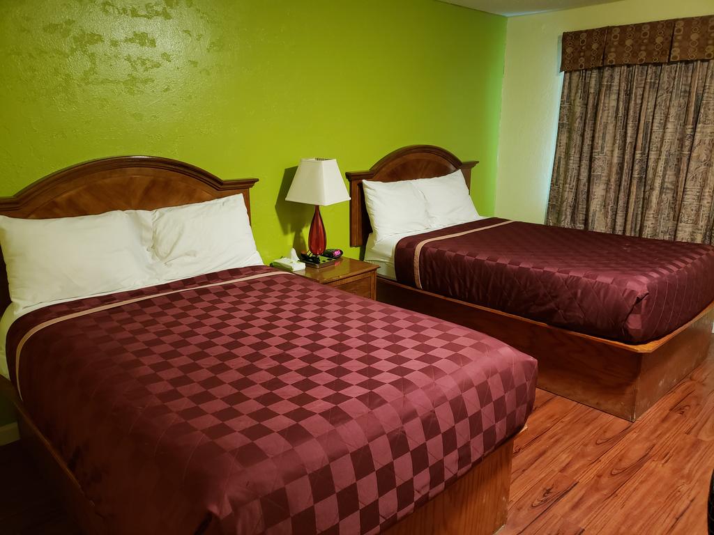 La Hacienda Inn - thumb 3