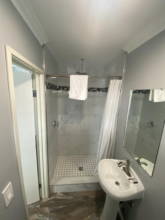 La Perla Motel - thumb 1