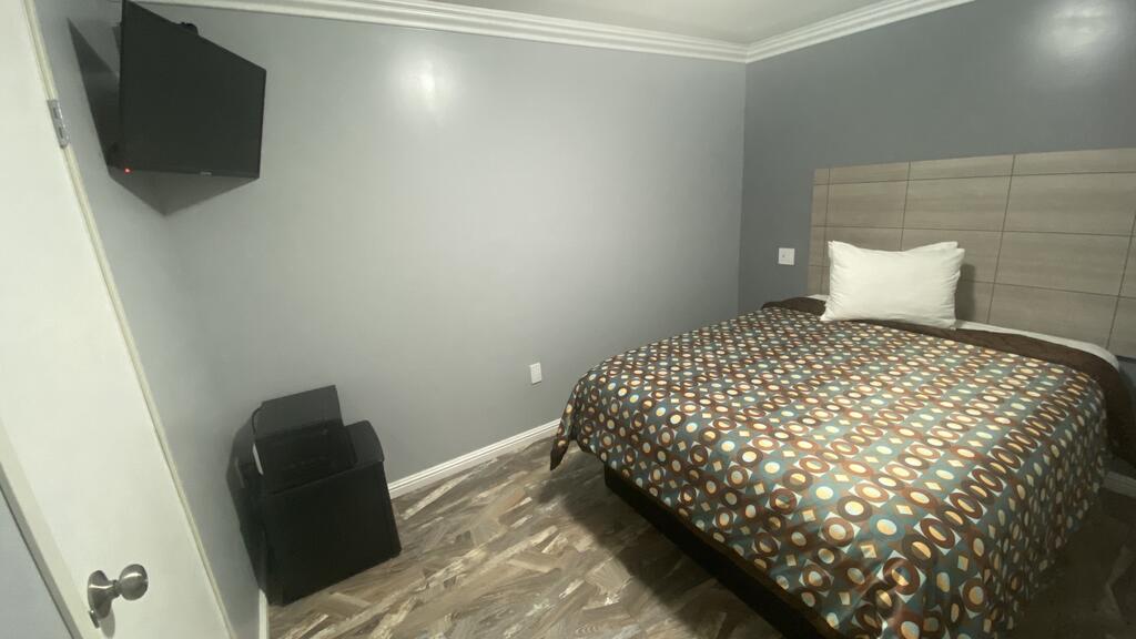 La Perla Motel - thumb 0