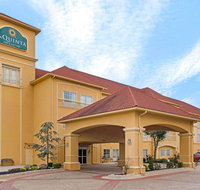 La Quinta by Wyndham Shawnee - Tourism Bookings