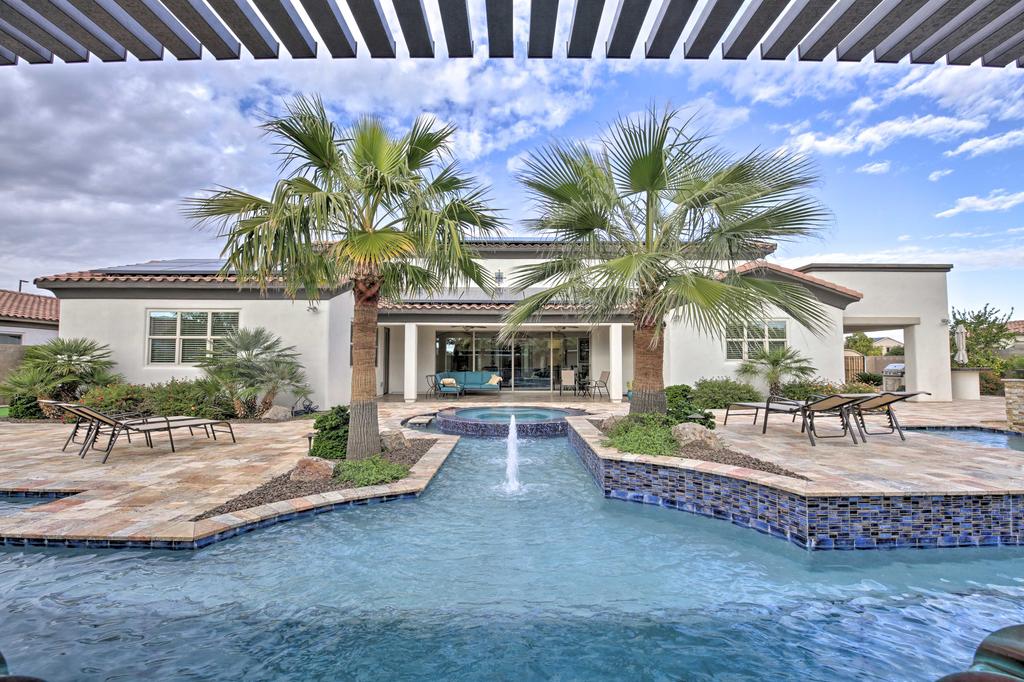 La Villa Gilbert With Luxury Pool - Golfing, Shopping - thumb 0