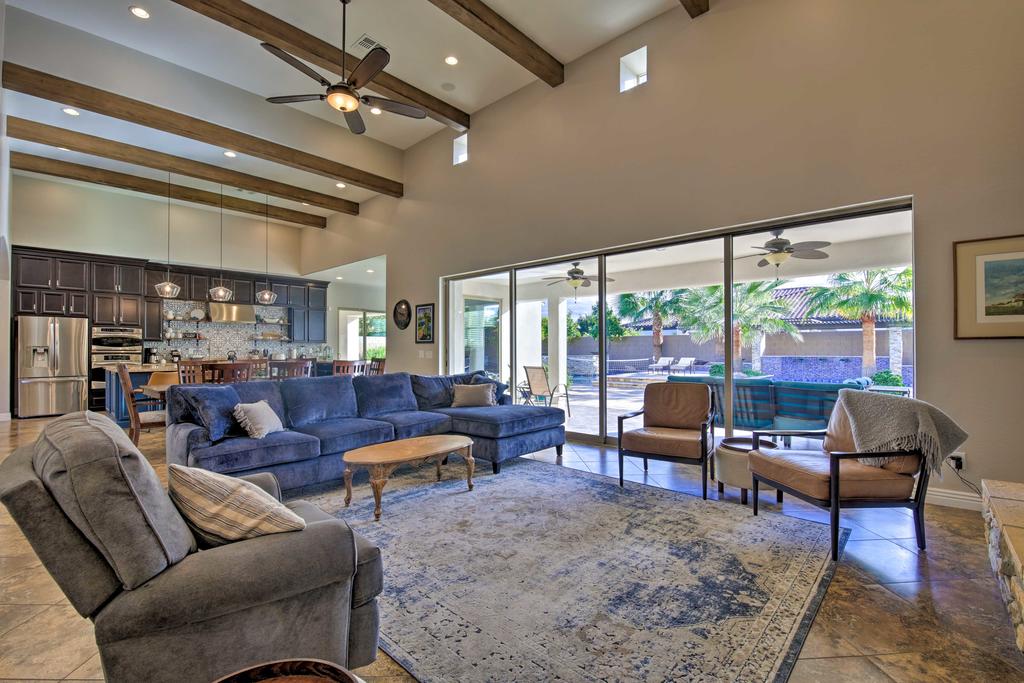 La Villa Gilbert With Luxury Pool - Golfing, Shopping - thumb 2