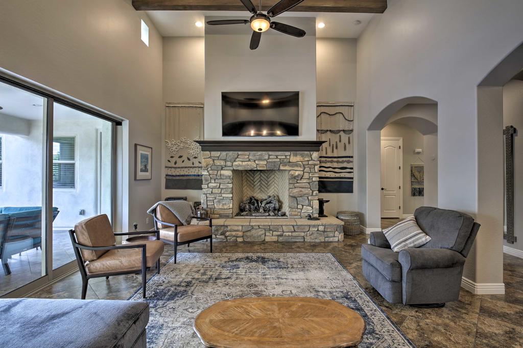 La Villa Gilbert With Luxury Pool - Golfing, Shopping - thumb 3
