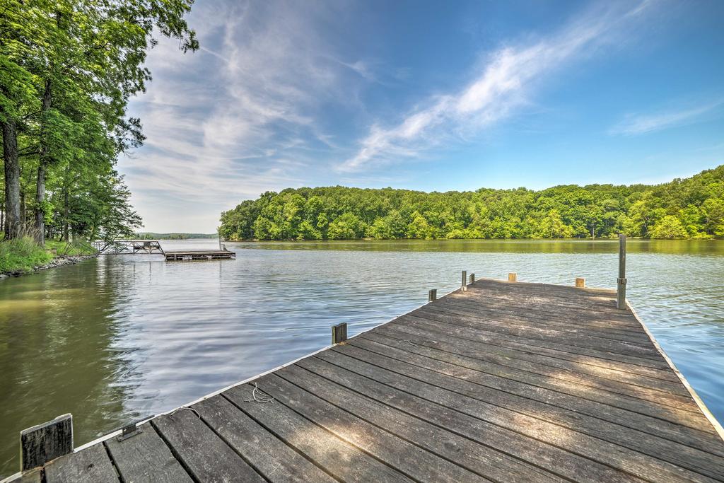 Lake Barkley Home With Sunroom, Deck, Boat Dock! - thumb 2