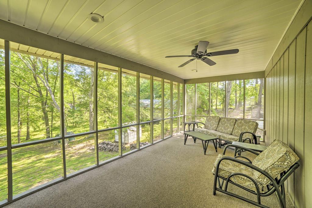 Lake Barkley Home With Sunroom, Deck, Boat Dock! - thumb 3