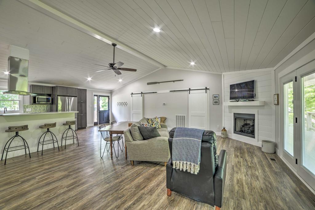 Lake Barkley Home With Sunroom, Deck, Boat Dock! - thumb 0