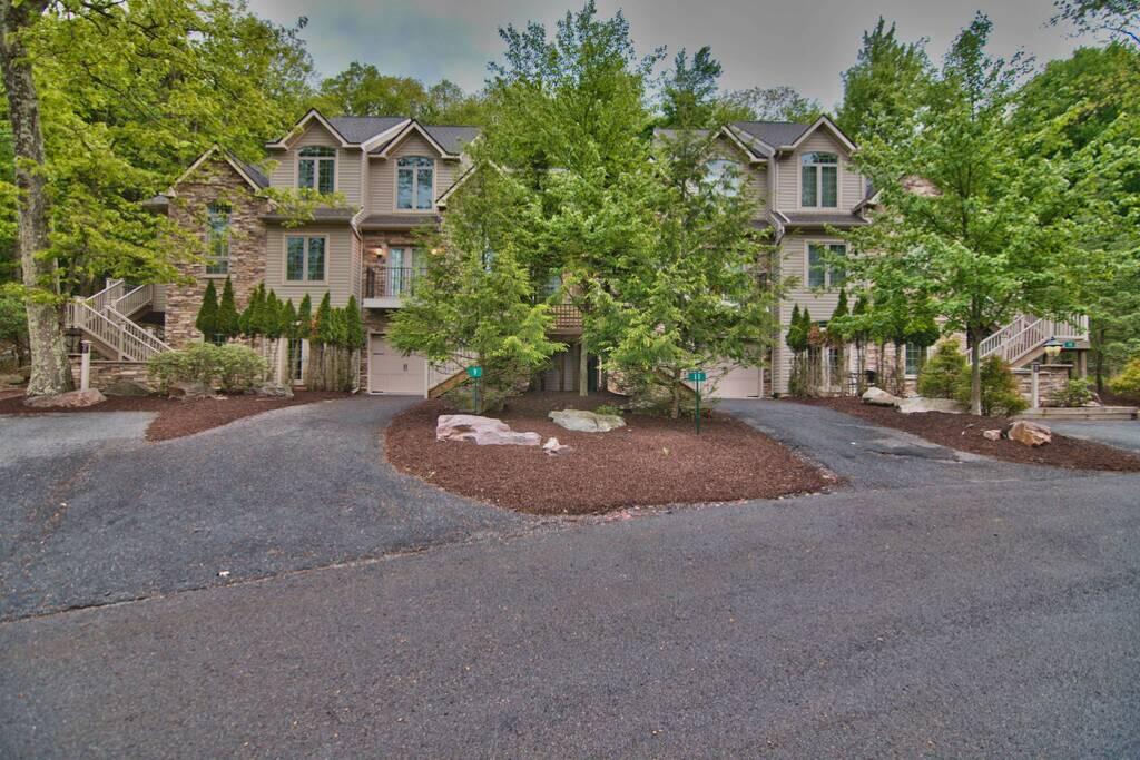 Lake Harmony Cozy Mountain Home - thumb 2