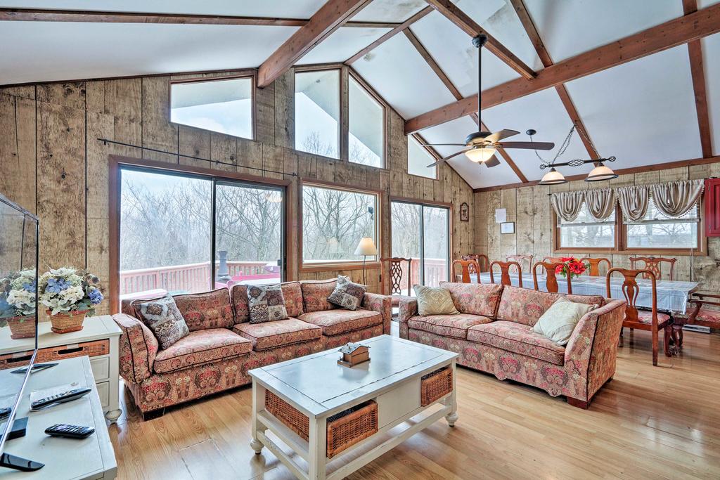 Lake Harmony Home With Ideal Location & Hot Tub! - thumb 2
