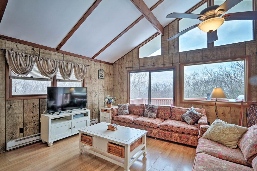 Lake Harmony Home With Ideal Location & Hot Tub! - thumb 3