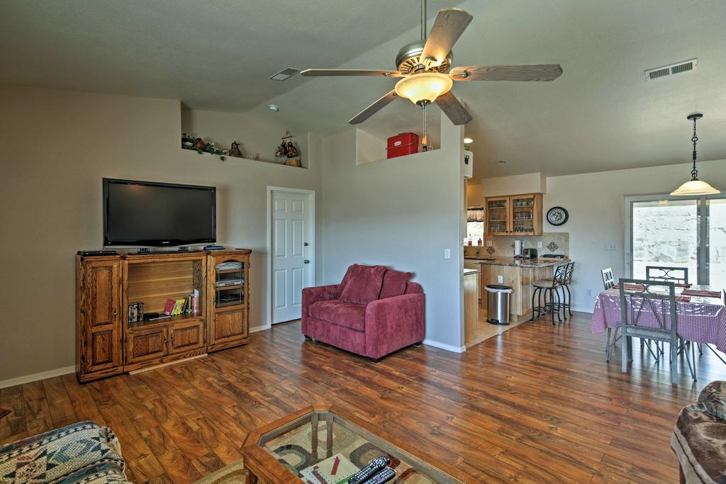 Lake Havasu City Desert Den - Colorado River 4 Mi! - thumb 0