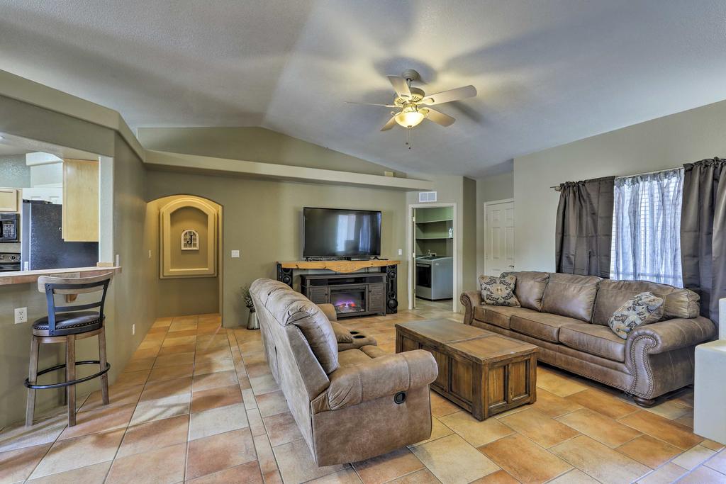 Lake Havasu Getaway With Patio - Hike, Swim, & Golf! - thumb 0