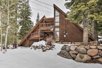 Lake Tahoe Cabin with Hot Tub - 11 Mi to Squa with Alpine Tourism Bookings