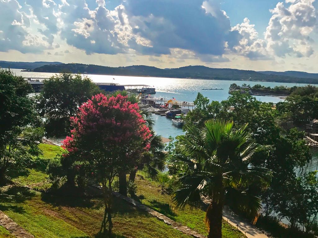 Lake Travis In Your Backyard Home - thumb 0