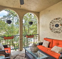 Lakefront Lago Vista Condo with Resort Amenities - USA Accommodation