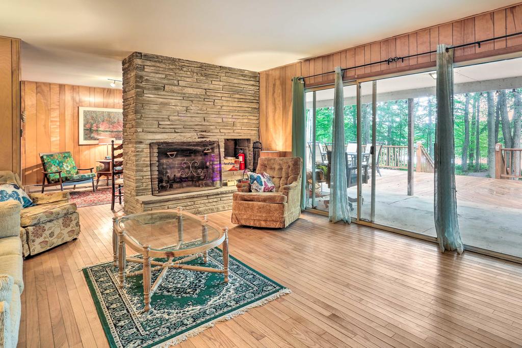 Lakefront Poconos House With Deck&Beach Access! - thumb 3