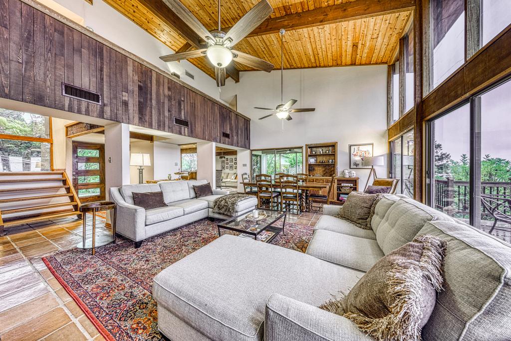 Lakeside Retreat - thumb 2