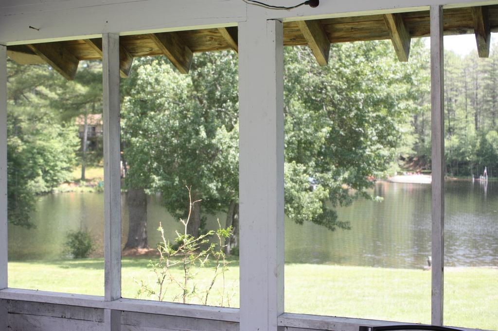 Lakeside, Pet Friendly, W/ Private Dock - thumb 1