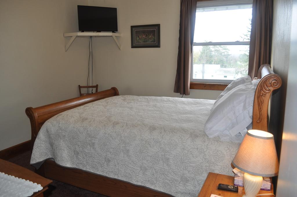 Lakewood Lodge & Restaurant - thumb 2