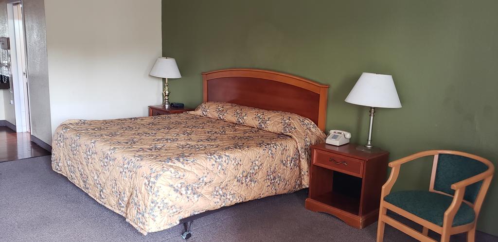 Landmark Inn - thumb 2