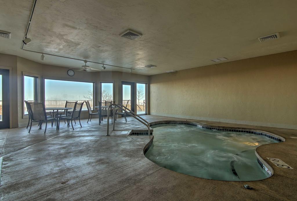 Landmark Resort Condo With Spectacular Views! - thumb 2