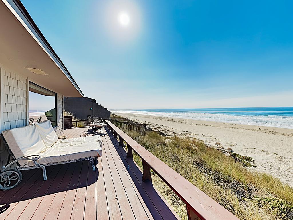 Large Beachfront Home W/ Wraparound Deck Home - thumb 0