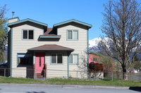 Large Downtown Home Tourism Bookings