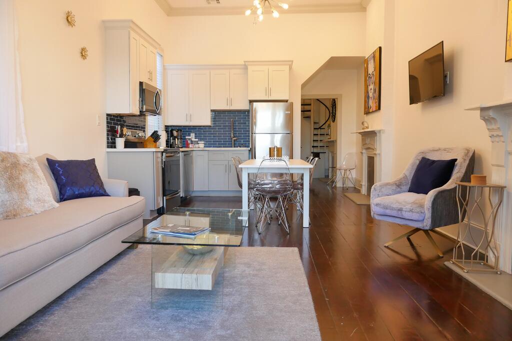 Large Riverview Historic Location - thumb 1