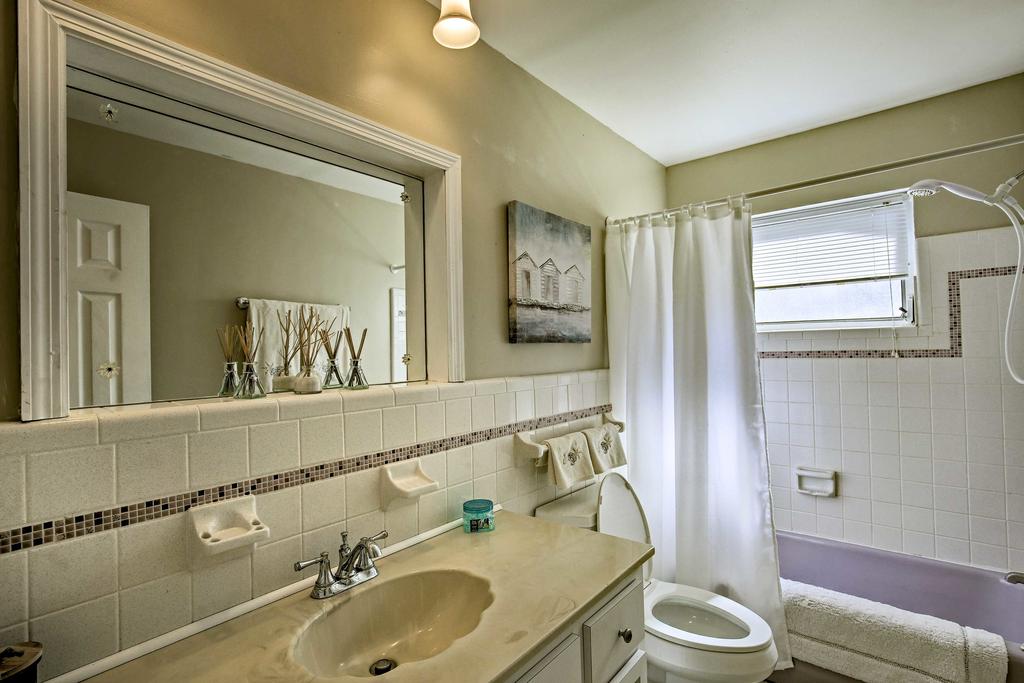 Largo Home With Private Pool And Spa, 4 Miles To Beach! - thumb 0