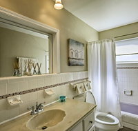 Largo Home with Private Pool and Spa 4 Miles to Beach - Accommodation China