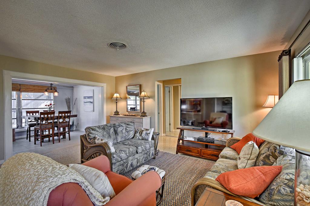 Largo Home With Private Pool And Spa, 4 Miles To Beach! - thumb 3