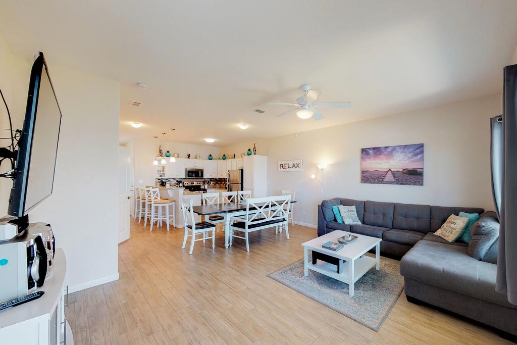 Las Joyas Bayview Home - thumb 1