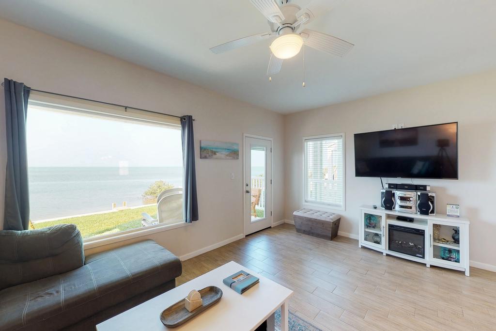 Las Joyas Bayview Home - thumb 3