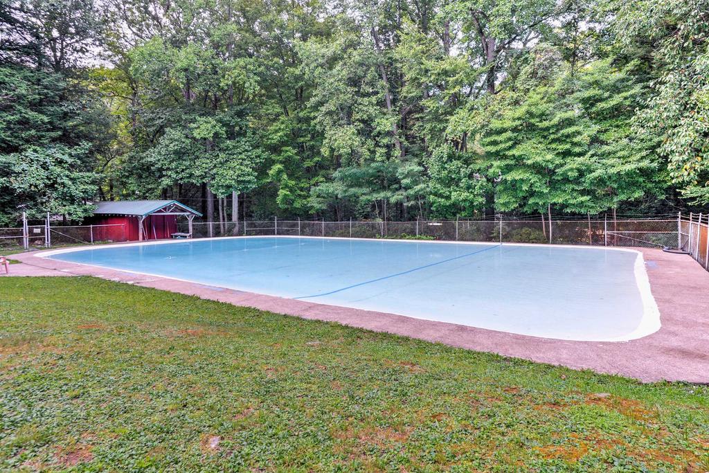 Laughlintown Cabin W/Deck, Fire Pit & Ski Lift! - thumb 2