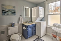 Lavish Home w/Patio - 2 Blocks to Green Lake Tourism Bookings